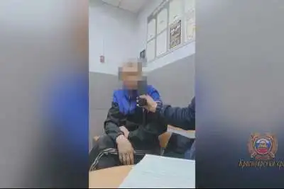 В Курагино нетрезвый водитель скрылся от ДПС и врезался в забор