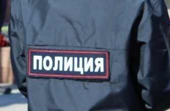 v-minusinske-politseyskiy-poymal-u-magazina-grabitelya-v-svobodnoe-ot