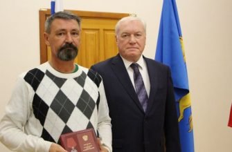 uchastvovavshiy-v-svo-dobrovoltsem-zhitel-minusinska-poluchil-orden-iz-ruk